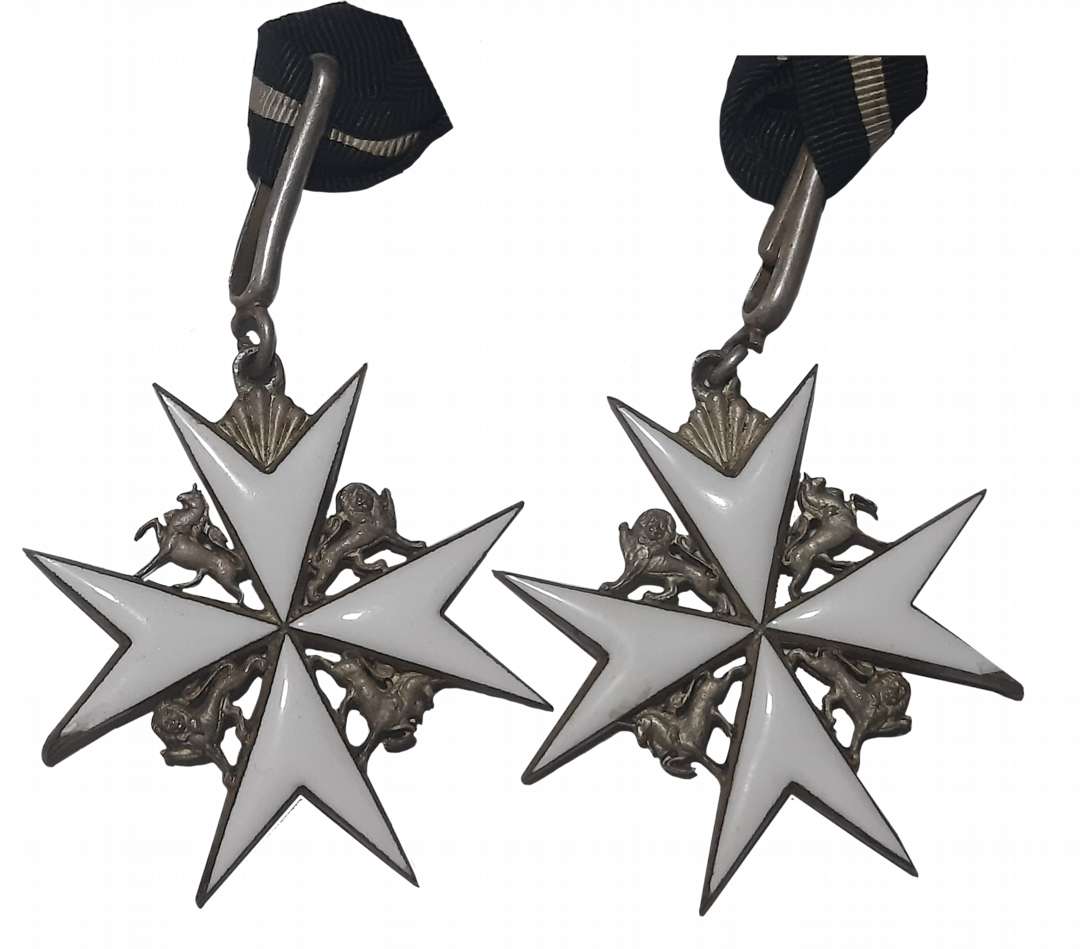 Officer of the Order of St John Neck Badge, United Kingdom, white enamelled Maltese Cross 
