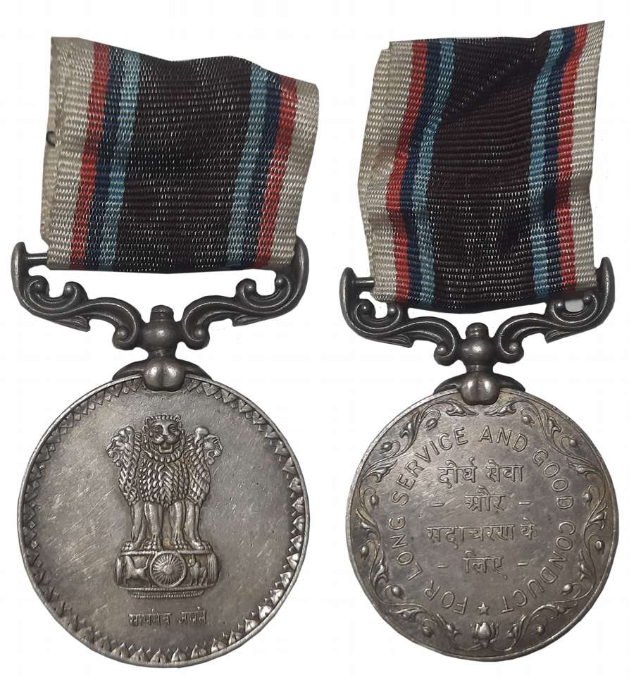 Long Service and Good Conduct Medal, Silver, Awarded to “1095718 NCE. ITWARI. A.C.”, Obv: 
