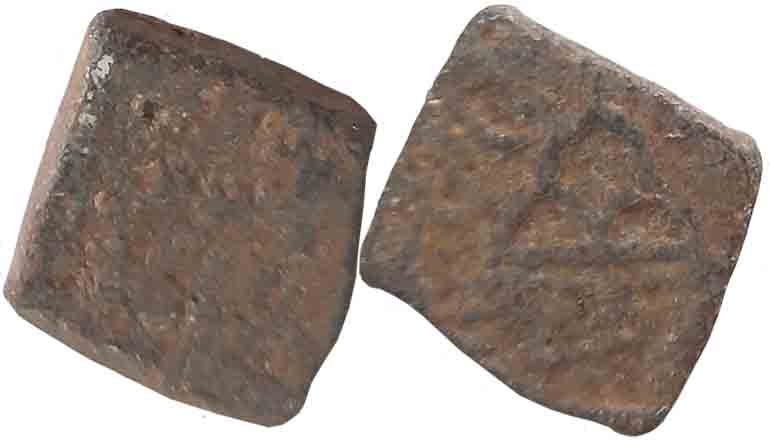 Lead Unit, 2.96g, Obv: Humped Bull to right, Rev: Three-arched hill, two crescents to the 