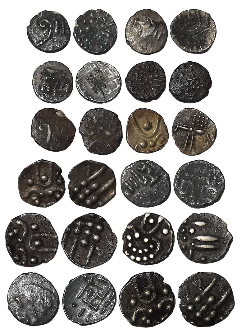Silver (12), Tara, Fanams. Fine to very fine. 12 coins.