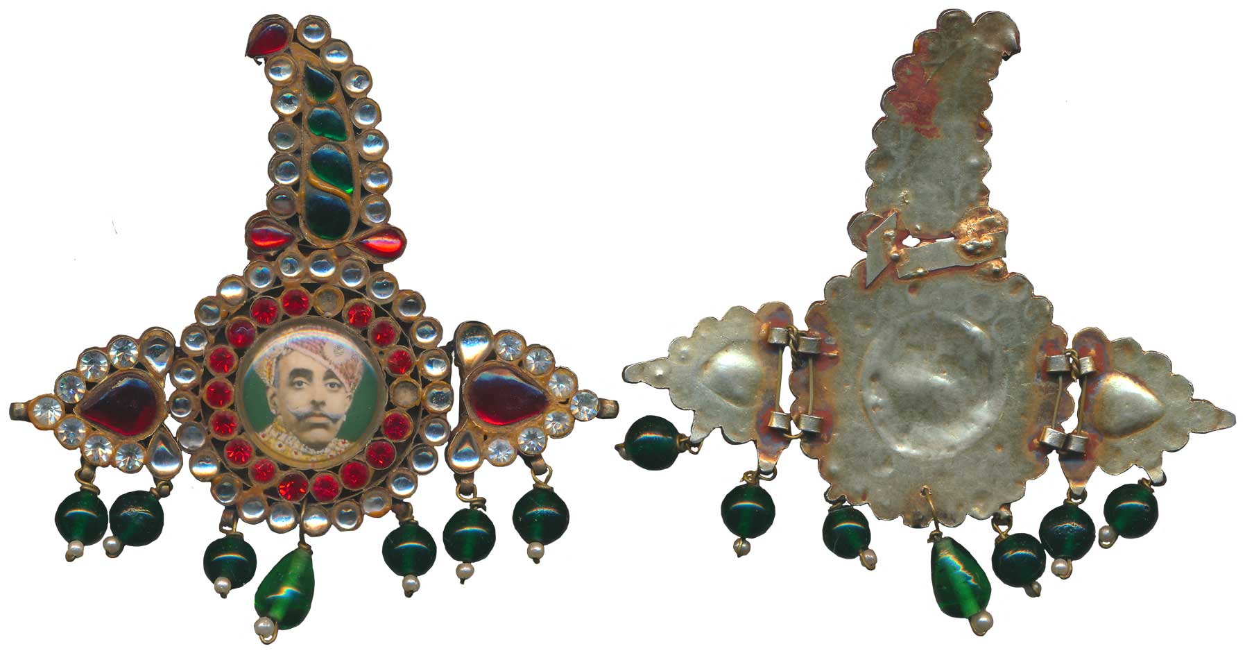 Mewar State, Tura- Pagdi Badge, 21.68g, Maharaja Bhupal Singhji colour photo in centre, co