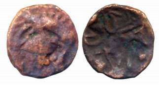 Rashtakutas, Copper, 0.75g, Obv: Portrait of king facing right, Rev: Circular Brahmi legen
