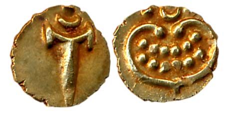 Venkoji, Gold Fanam, 0.38g, Obv: Stylized ion with pellets, Rev: Dagger (K Ganesh# 10.1). 