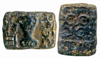 Pre Satavahanas, Vidarbha, Anonymous, Die struck Copper, 1.32g, Obv: Shrivatsa symbol in c