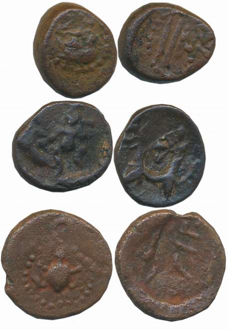 Nayakas, Copper (3), 3.29g, 2.44g, 2.01g, 1st coin Obv: Lord Krishna holding Snake (Kaliya