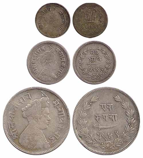Sayaji Rao III, Silver (3), Set of 3 coins: Rupee, 4 &amp; 2 Annas, 1949, Broad flan type,