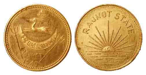 Dharmendrasinghji, Gold, 7.97 g, Mohur, crest of the State on obv, RAJKOT STATE above a ri