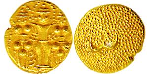 Gold, 3.42 g, 3 Svami Pagoda with Lord Balaji with two of his consorts on obv, ArabicAin o