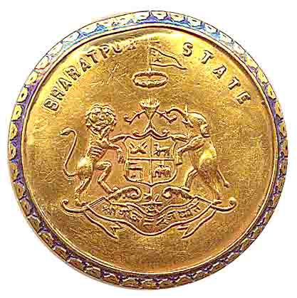 Bharatpur State, Cap Badge, Gold plated silver, 17.95 g, Royal Arms in the centre with Eng