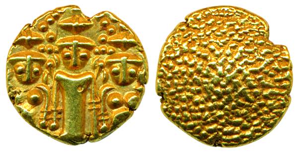 3 Svami Pagoda, Gold, 3.39 g, three figures of Tirupati Balaji with his two wives on eithe