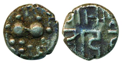 Yadavas of Devagiri, Bhillamdeva, 10th century, Silver, 0.91 g, Stylized lion on obv, Naga