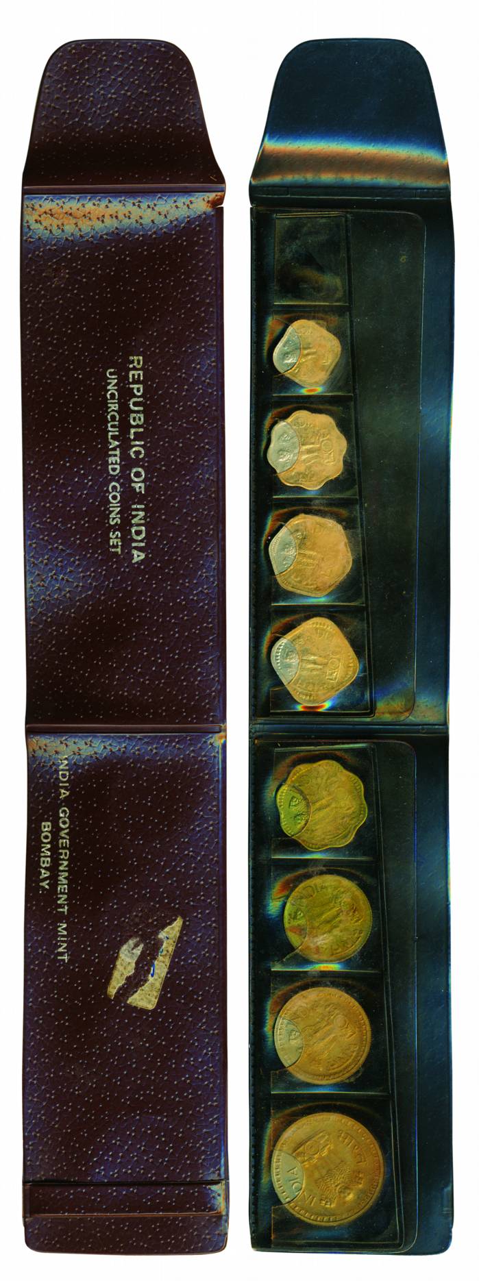 1970, UNC Set of 8 coins, in brown strip, Bombay mint, Re 1 to 1 Paisa (RB# 25). Scarce.