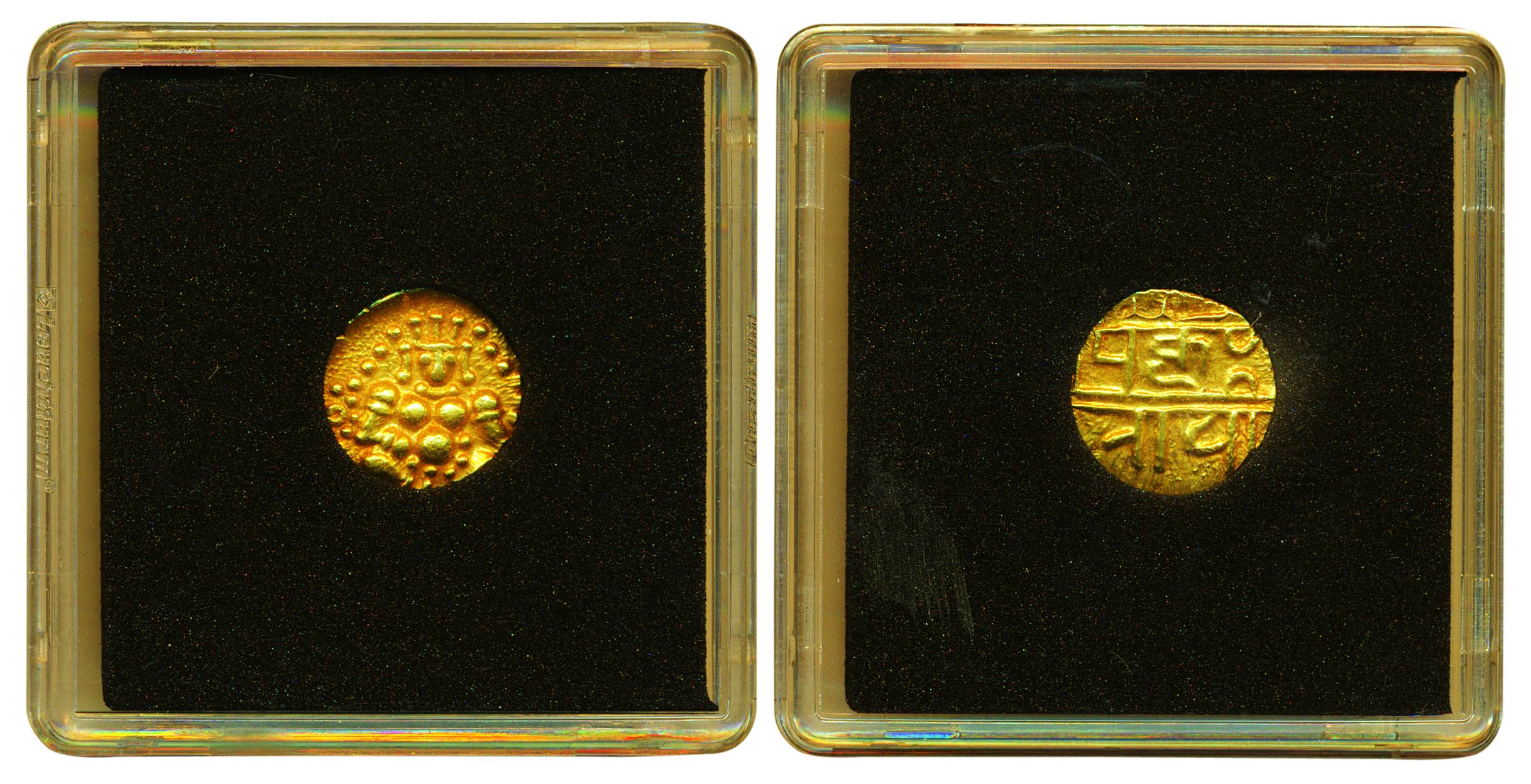 Nayakas of Chitradurga, Gold, 3.3 g, Durgi Pagoda, Krishna as BalGopala on obv.,Nagari leg