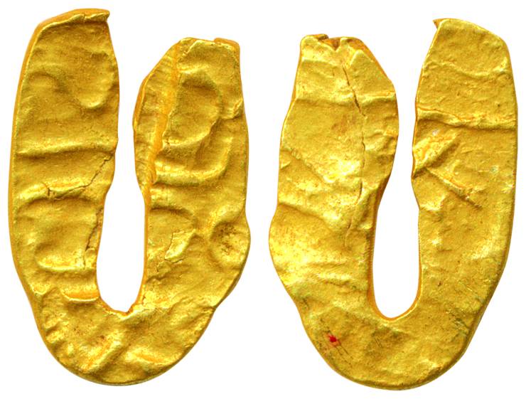 Shilaharas of Karad, (c. AD 1050-1212), Gold, 0.51 g,U-shaped Fanam, three punches on obv.