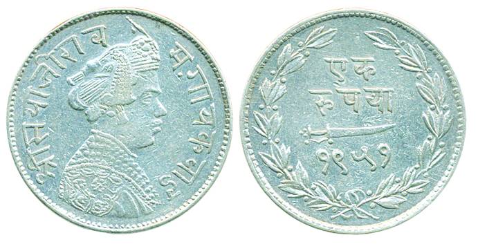 Sayaji Rao III, Silver Rupee, 11.31g, Portrait type, Baroda Mint, VS 1951, small flan type