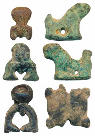 Beads (6), Taurine (3), Animal (2) and frog units, pierced patinated. Very fine, rare. 6 p