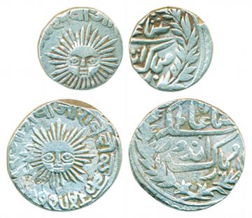 Silver Rupee and ½ Rupee (2), 11.22g, 5.52g, in the name of Shah Alam II (KM# 44 & 43). Ve