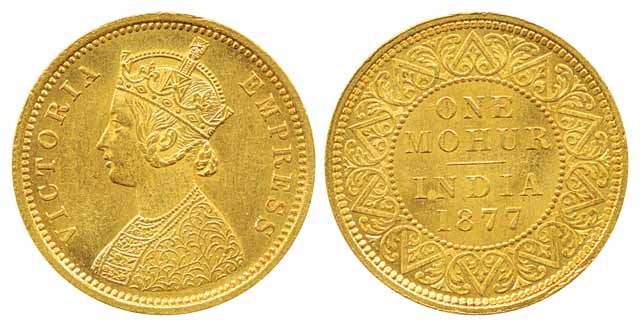 Victoria Empress, Gold Mohur, 11.68g, 1877, Obv: 2 flowers in bottom panel of Jabot &amp; 