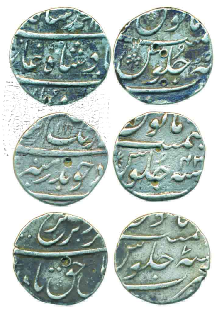 Silver ½ Rupees (3), 5.69g, 5.67g, 5.63g, Surat Mint, in the name of Aurangzeb, AH 1111/ R