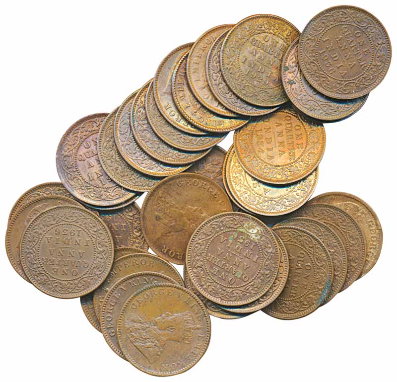 George V, Bronze, ¼ Anna (35), various dates. Extremely fine to about uncirculated. 35 coi