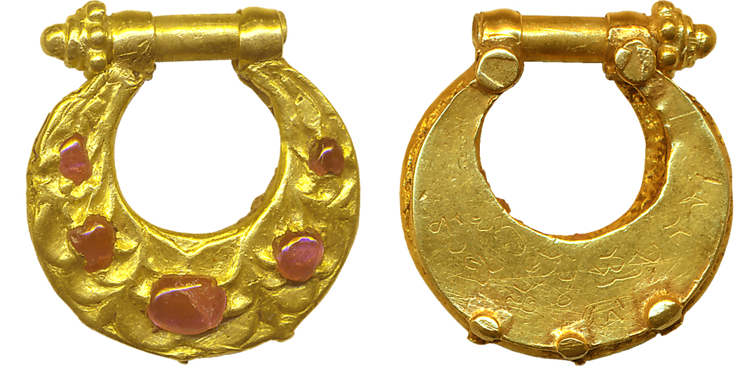 Gold jewellery, 2.13g, made in early 20th century in South India. Extremely fine.