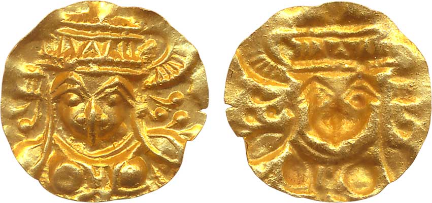 Gold Jewellery, 0.32g, repouse, Goddess facing front. Very fine, rare.