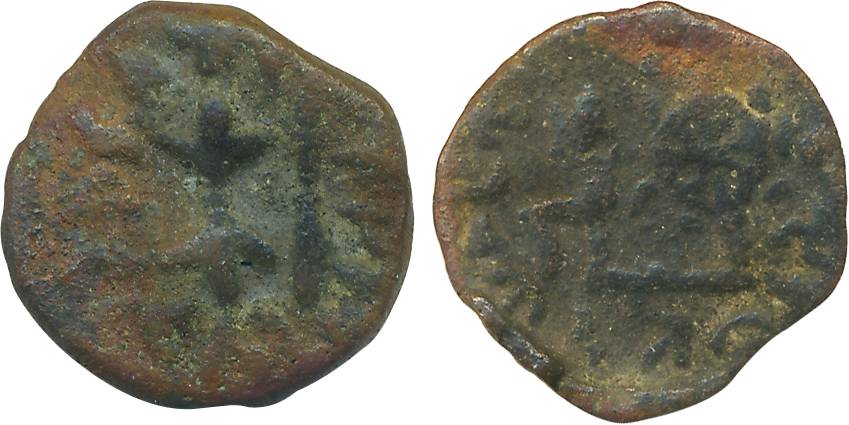 Western Kshatrapas, Bhumaka, Copper, 2.54g, Obv: Arrow to right and thunderbolt to left wi