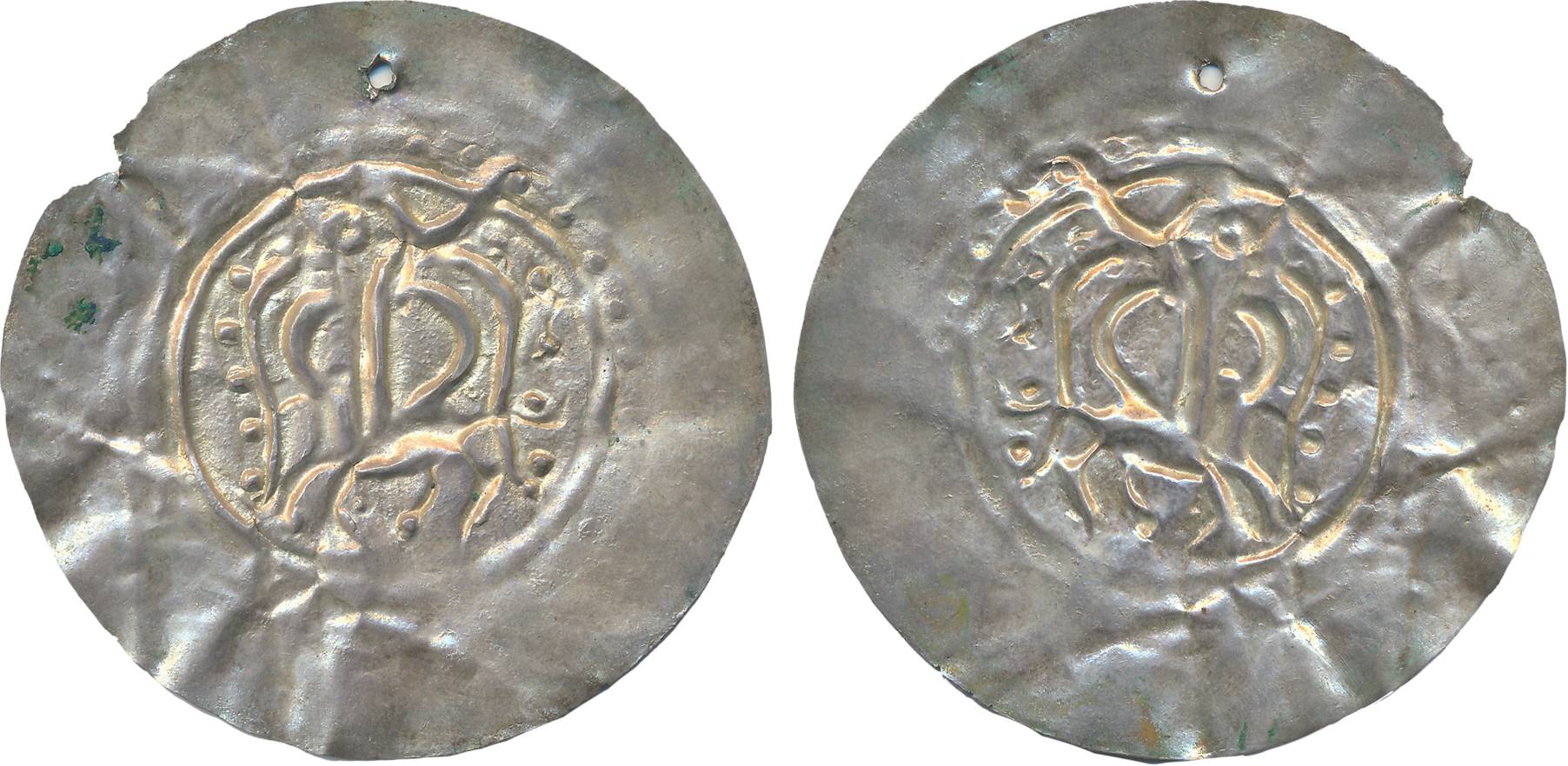 Chandra rulers of Harikela, Silver, 3.78g, Bracteates 30 Ratti, Humped bull and text repla
