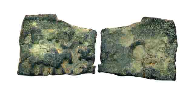 Satavahanas, Copper, 2.80g, Obv: Bull walking towards right, two swastika symbols in front