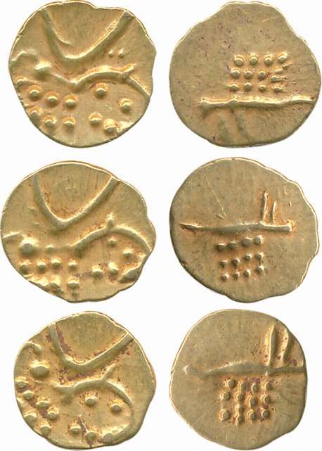 Gold Fanams (3), “Vira Raya” type, 0.38g, 0.38g, 0.38g (KM# 7). Extremely fine. 3 coins.