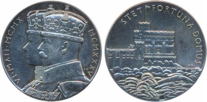 George V and Queen Mary, “Silver Jubilee Domus Silver Medal 1910-1935”, Obv: Conjoined bus