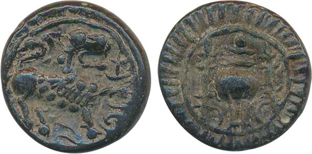 Vishnukundin, Copper, 7.15g, Obv: Lion walking to right, Rev: Conch flanked with lamp-post