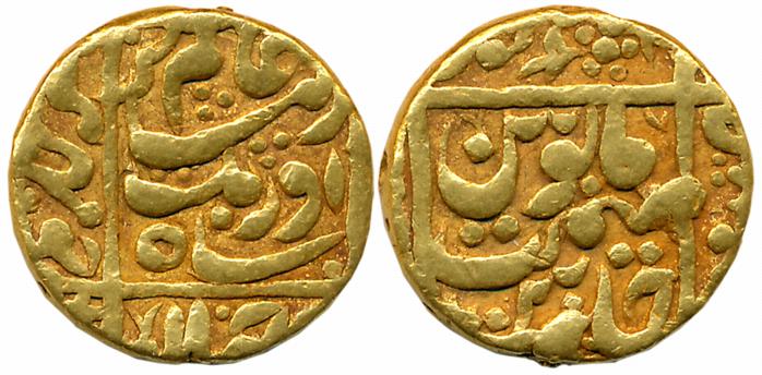 Aurangzeb, Gold Mohur, 10.95g, Junagadh Mint (Off flan), central legend with ruler name an