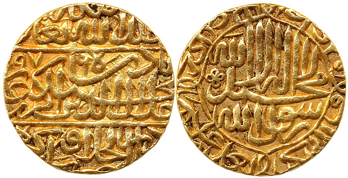 Akbar, Gold Mohur, 10.86g, “Kalima” type, Dar ul Khilafat Agra Mint, AH 976 (KM# 106.1). C