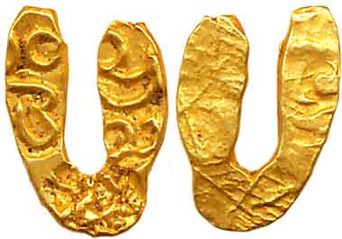 Shilaharas of Karahad - Wai/ Karhad region, Gold ‘U’-shaped Fanam, 0.53g, three punches – 