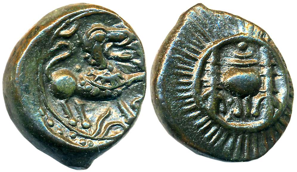 Vishnukudin, Copper, 9.59g, Obv: Lion standing to right, Rev: Conch flanked with lamp-post