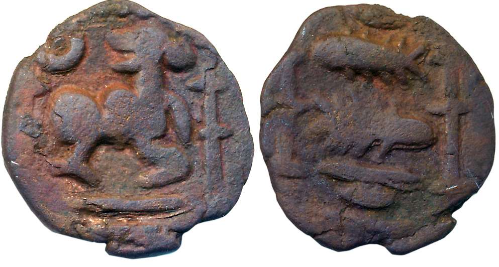 Ceylon, Sangam Pandya, Copper, 4.38g, Obv: Bull seated facing right, Rev: Two Fishes. Extr