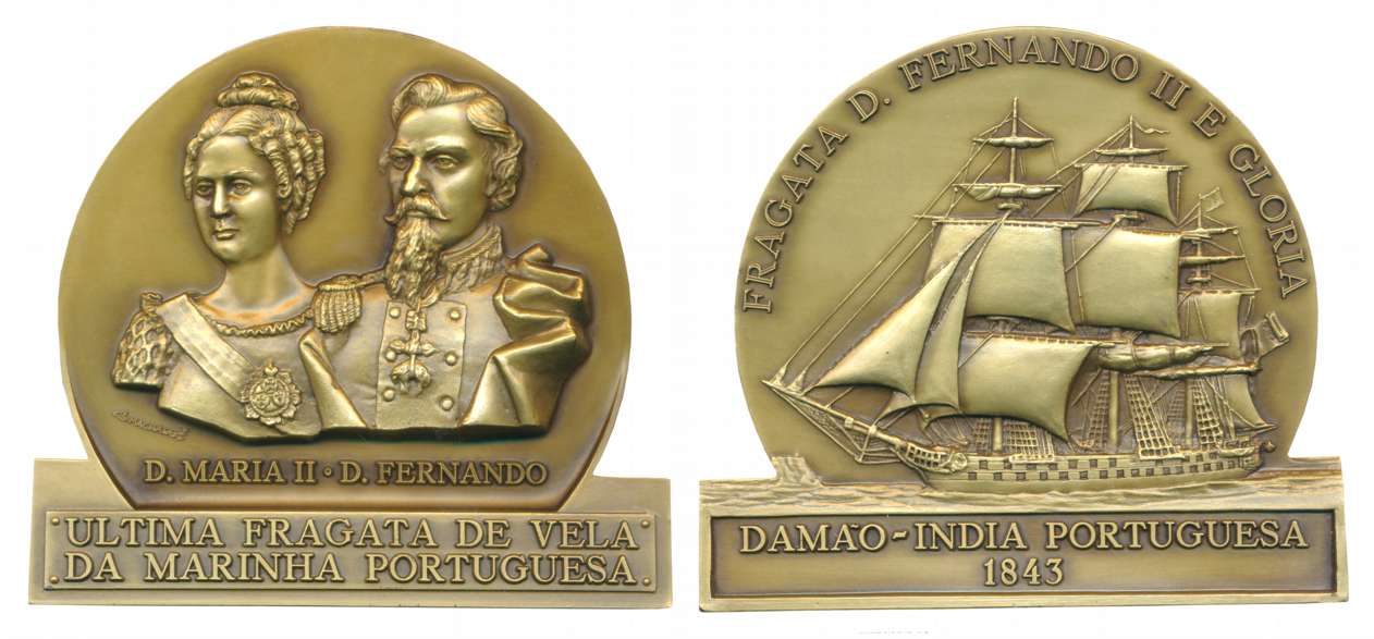Portuguese, DAMAN Heavy Medal, Bronze, 393.21g, Obv: Portrait of MARIA II and King Ferdian