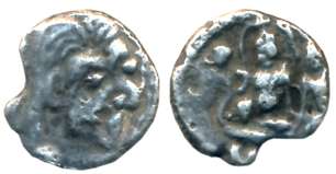 Rashtrakutas or Feudatories, Uninscribed Silver Dramma, 1.25g, Obv: Partly facing portrait