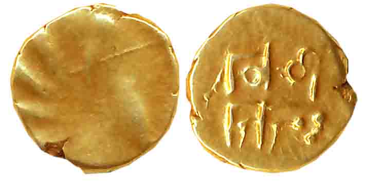 Gold Fanam, 0.36g, Obv: Degenerated figure of Goddess Kali, Rev: Devnagari legend “Rama Ra