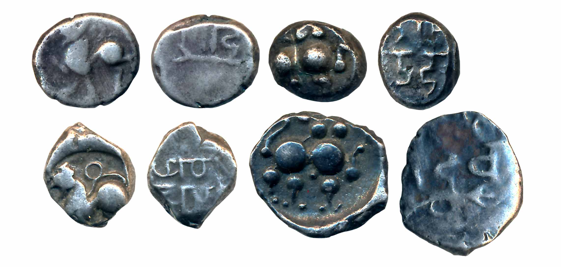 Yadavas of Devagiri, Silver Dracham (4), 1.18g, 0.91g, 0.9g, 0.9g, Obv: Lion standing, Rev