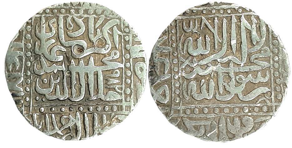 Akbar, Silver Rupee, 11.41g, “Kalima” type, Dar al-Sultanate Ahmedabad Mint, AH 982, legen