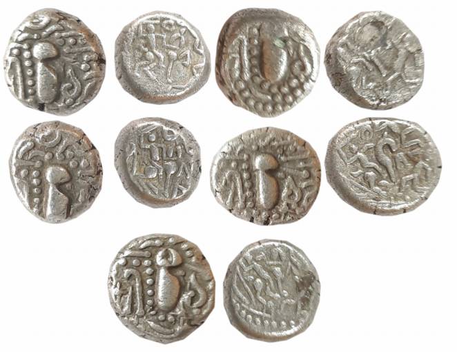 Paramaras of Malwa, Silver Dramma (5), “Gadhiyya” type, Obv: Gadhiyya type head facing rig