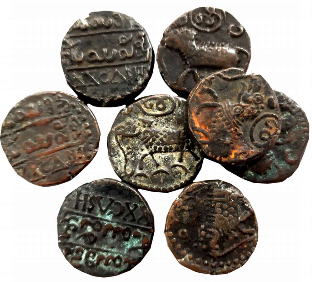 Krishna Raja Wodeyar, Copper 20 Cash (8), Obv: Elephant to left, Kannada letter “Sri” betw