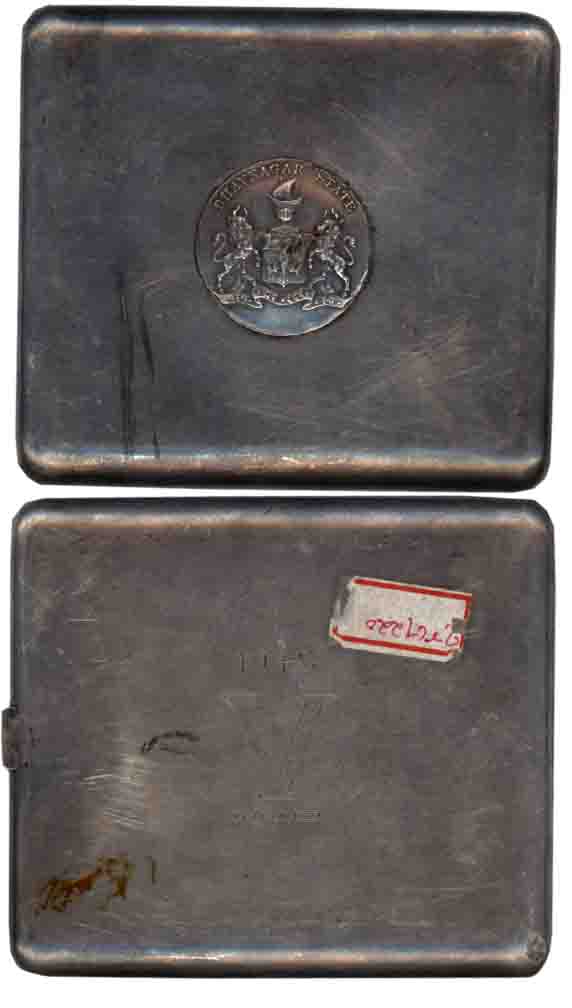 Bhavnagar State, Silver, Cigarate Case, 149.43g, 1945, State monogram on top, circular leg