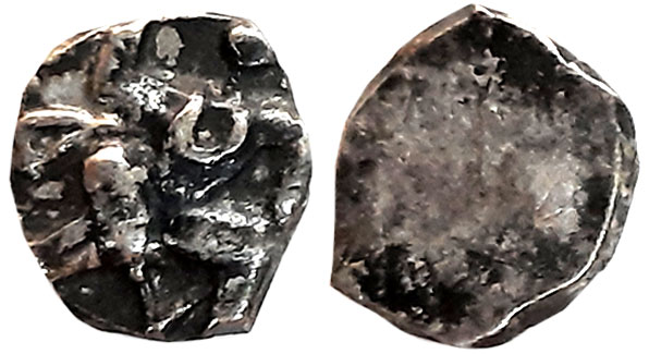 Telugu Chodas of Nellore, Silver Tara, 0.17g, Obv: Garuda walking right, Rev: Legend not v