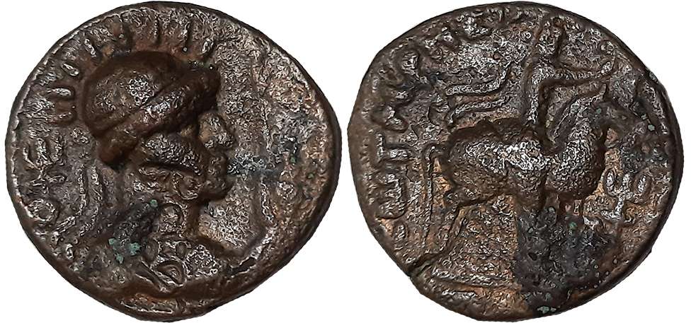 Kushans, Soter Megas, Copper, 7.83g, Obv: Radiate diademed bust of king to right, Rev: Kin