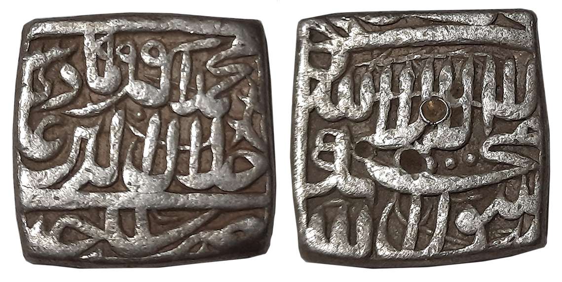 Akbar, Silver Square Rupee, 11.23g, Dar ul Zarb Ujjain Mint, AH 995 (KM# 82.7). Very fine.